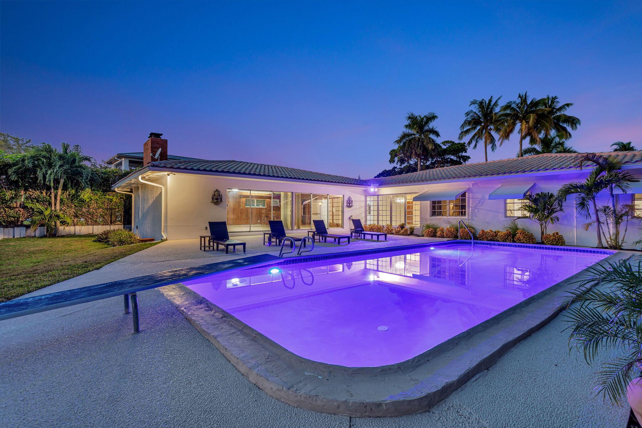 2541 Middle Riv Dr Fort Lauderdale, FL 33305