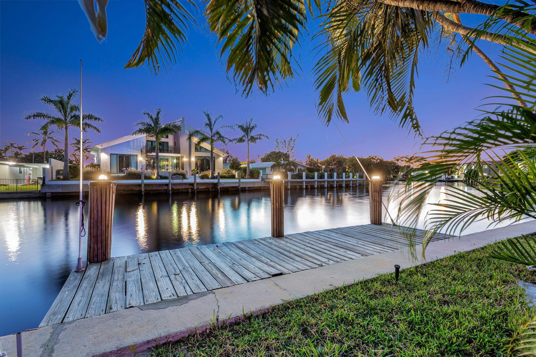 2541 Middle Riv Dr Fort Lauderdale, FL 33305