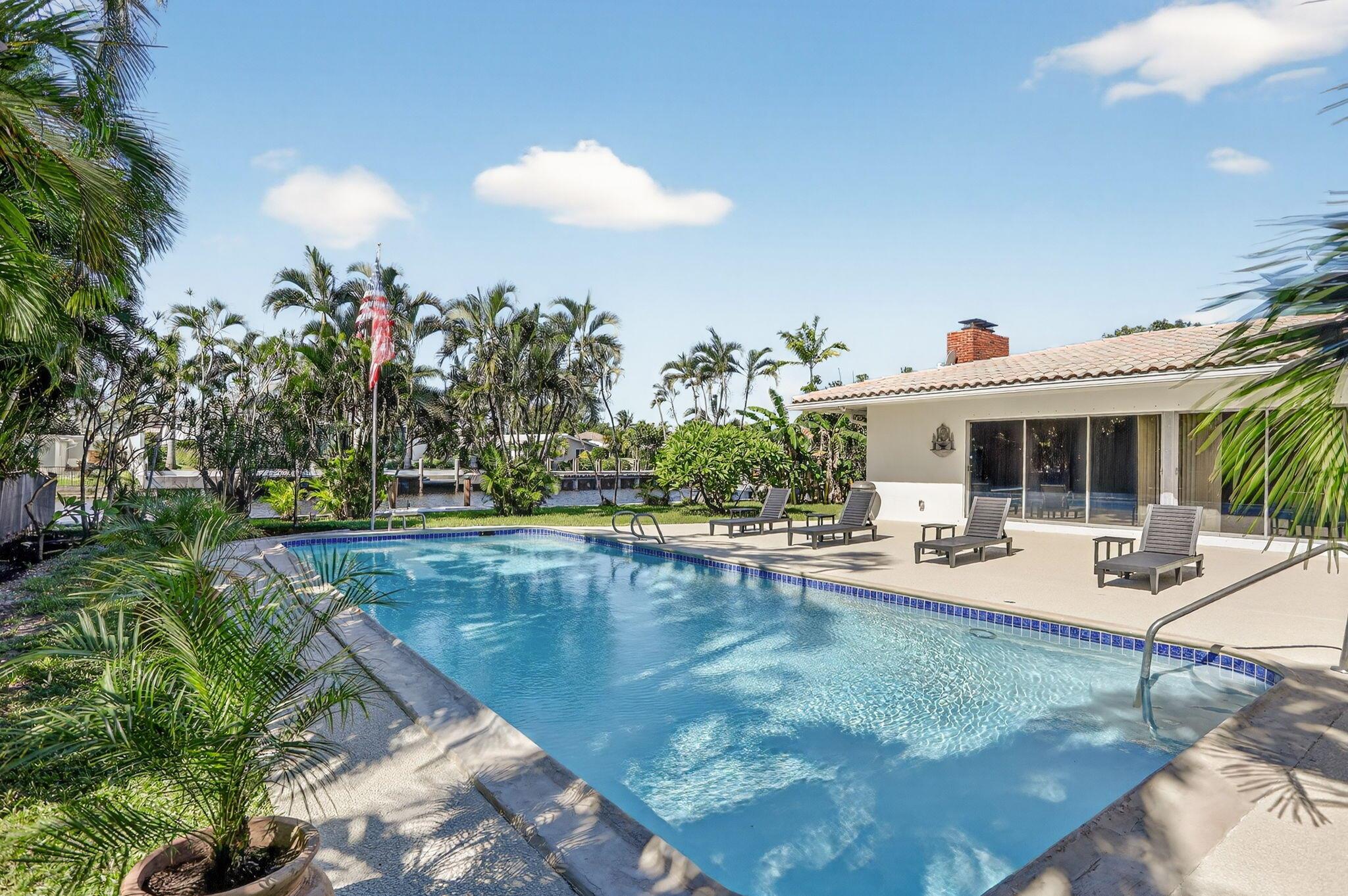 2541 Middle Riv Dr Fort Lauderdale, FL 33305