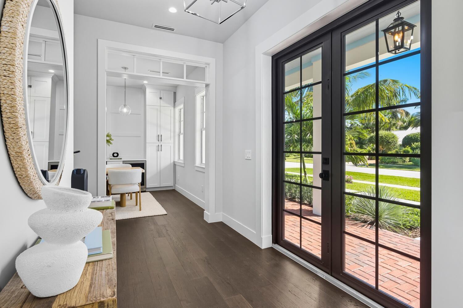 11823 Lake Shr Pl North Palm Beach, FL 33408