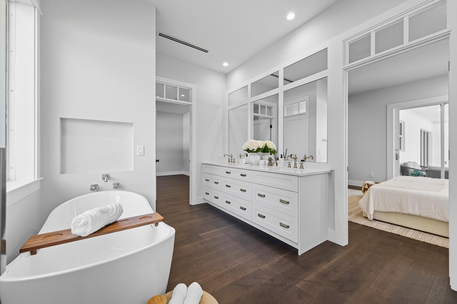 11823 Lake Shr Pl North Palm Beach, FL 33408