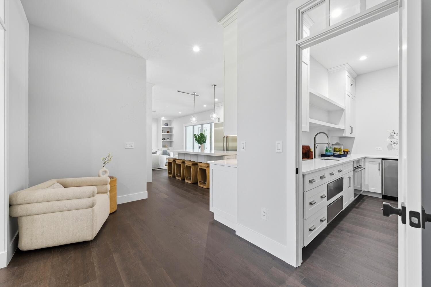 11823 Lake Shr Pl North Palm Beach, FL 33408