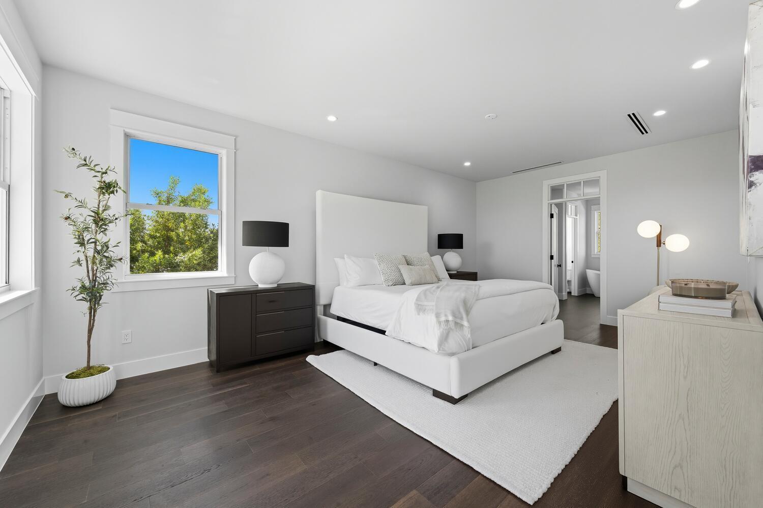 11823 Lake Shr Pl North Palm Beach, FL 33408