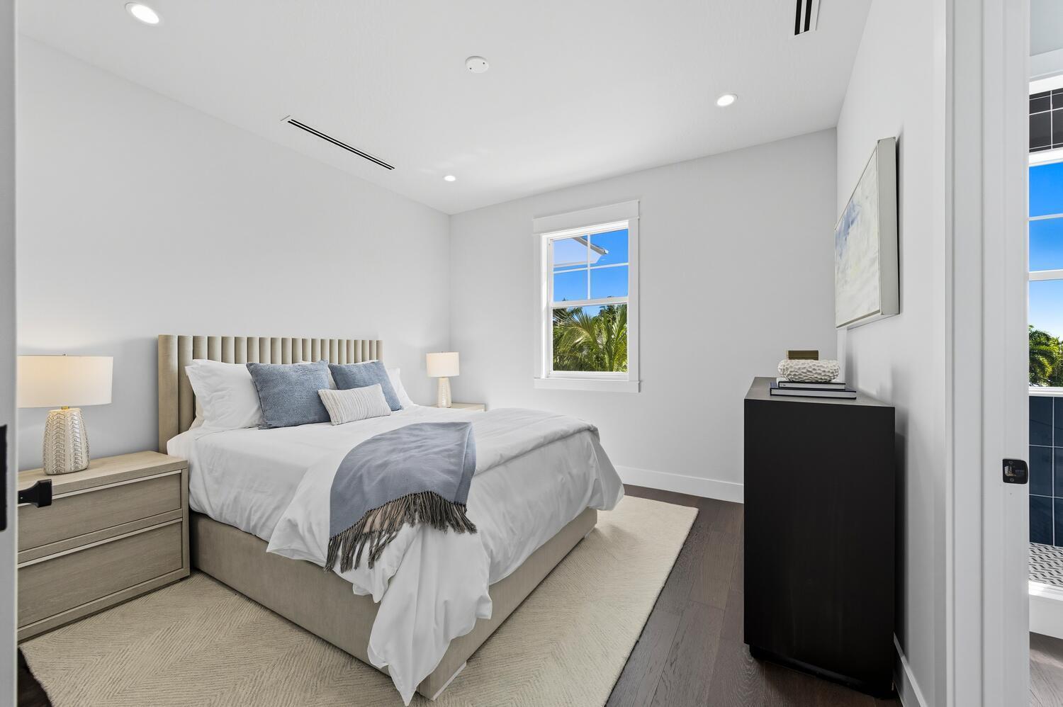 11823 Lake Shr Pl North Palm Beach, FL 33408