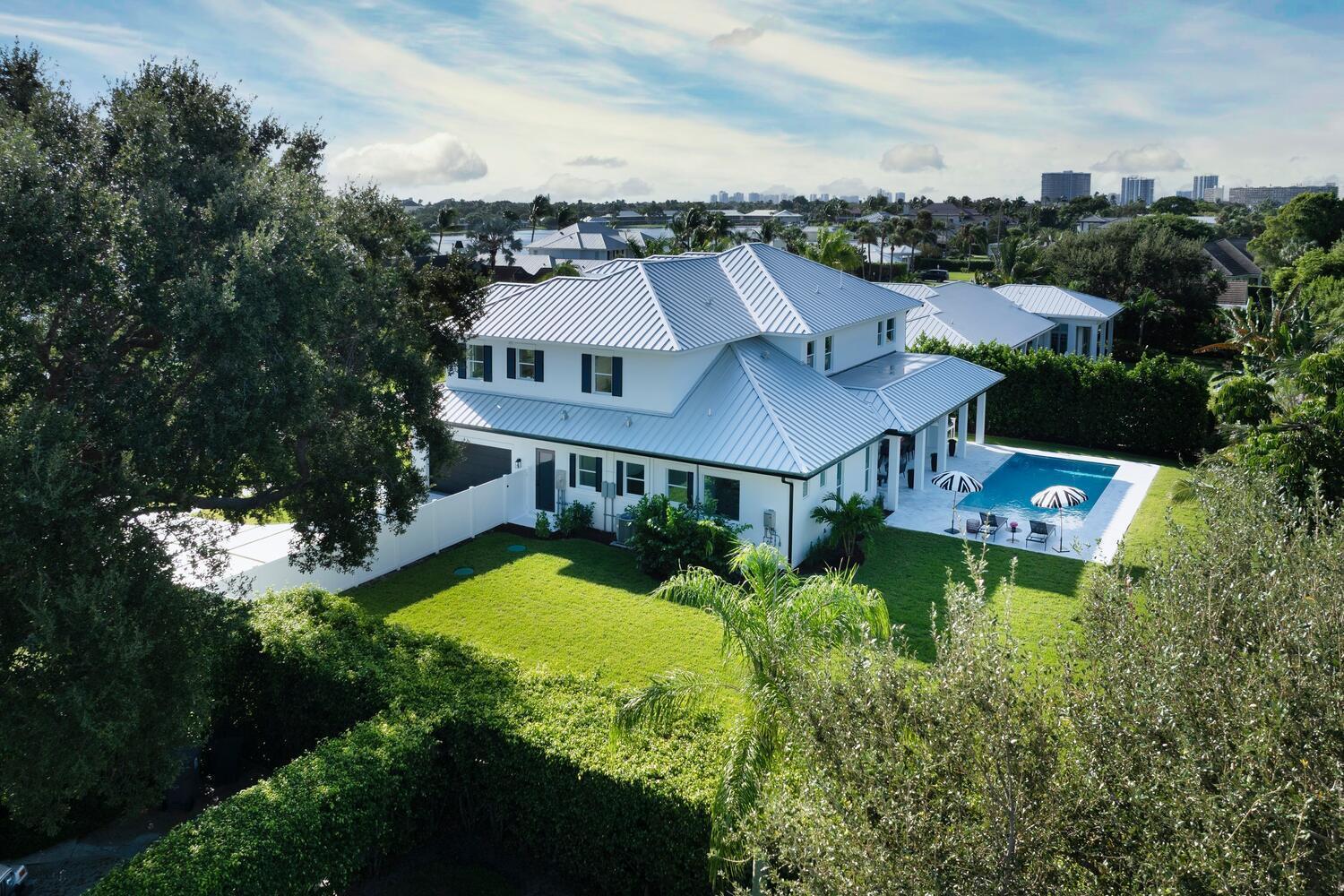 11823 Lake Shr Pl North Palm Beach, FL 33408