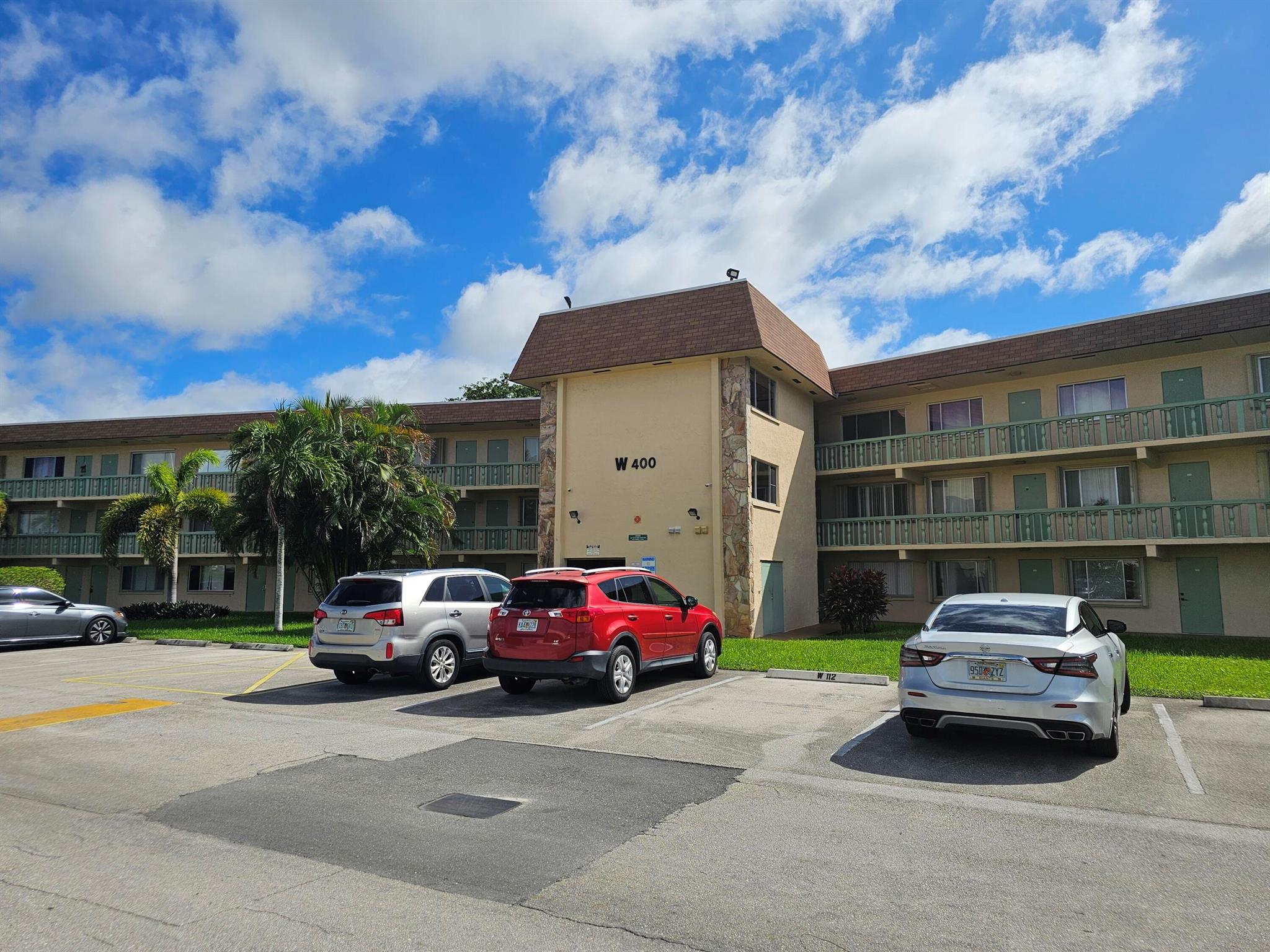 400 Village Grn Cir #205