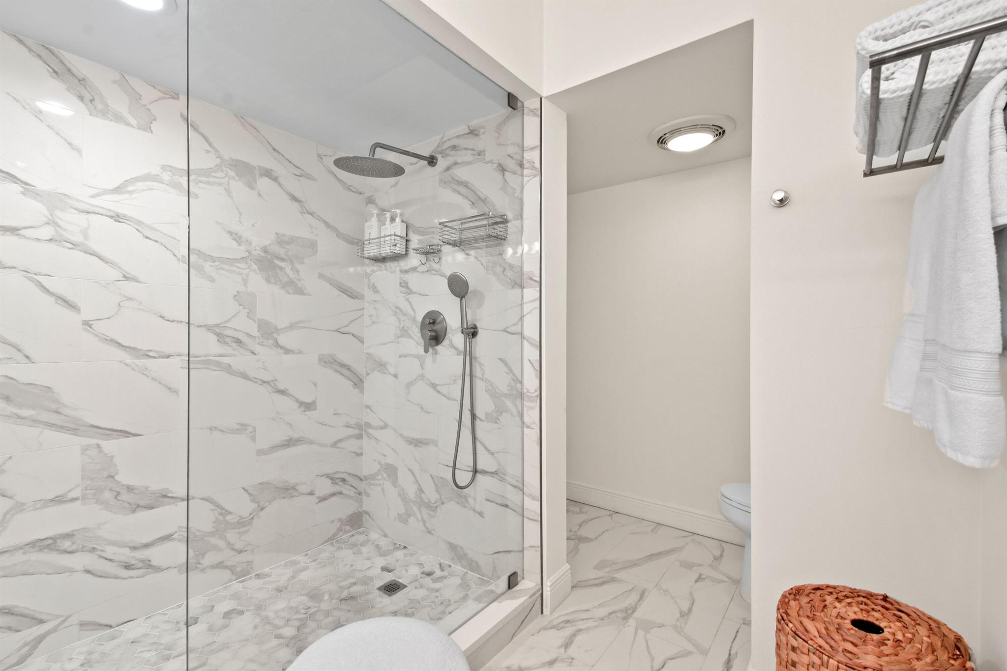 3322 Casseekey Is Rd #302 Jupiter, FL 33477