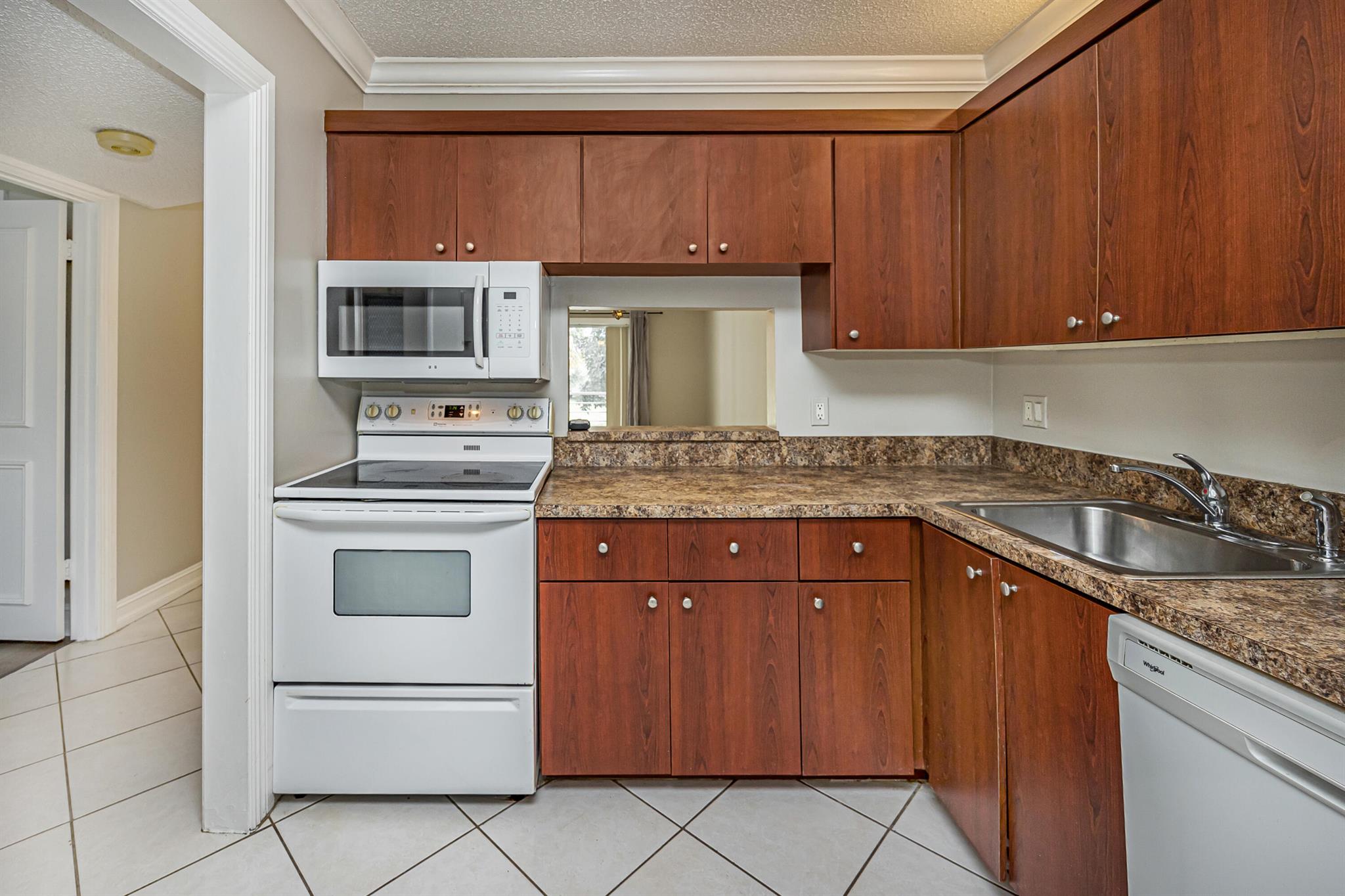 2700 Casita Way #204