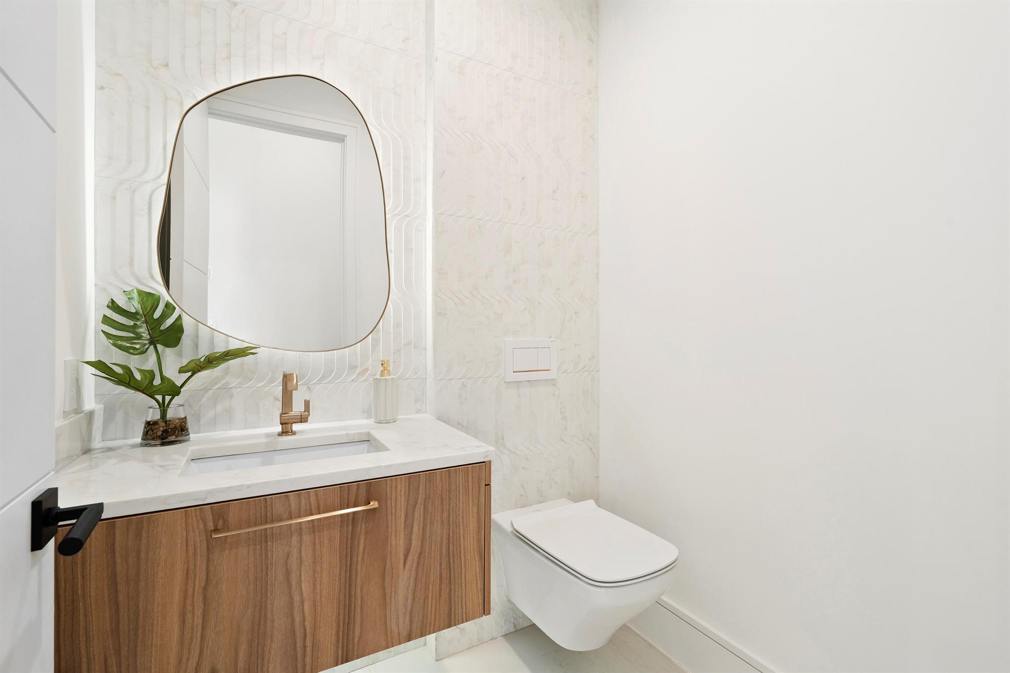 2880 NE 9th St Pompano Beach, FL 33062