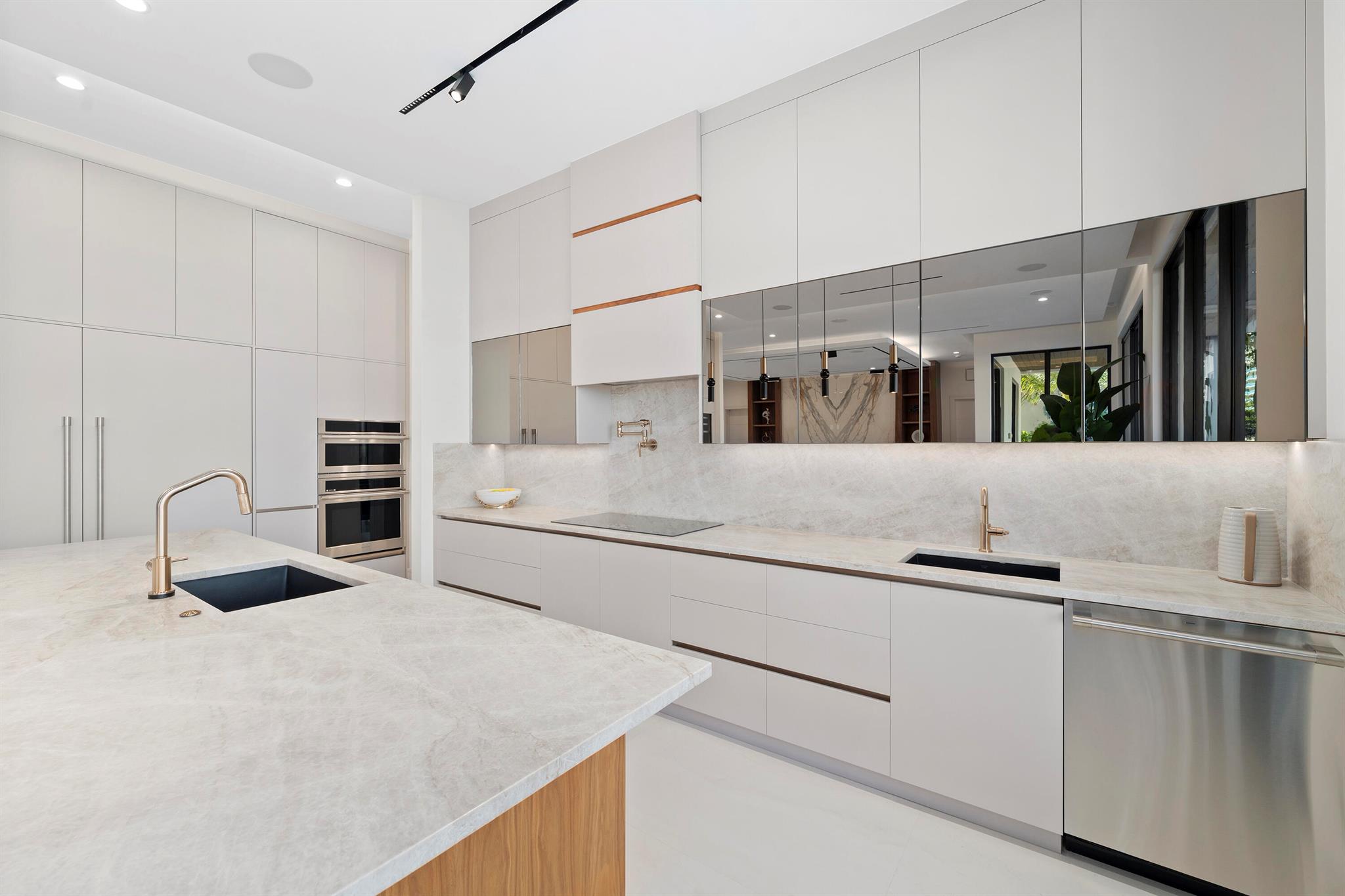 2880 NE 9th St Pompano Beach, FL 33062