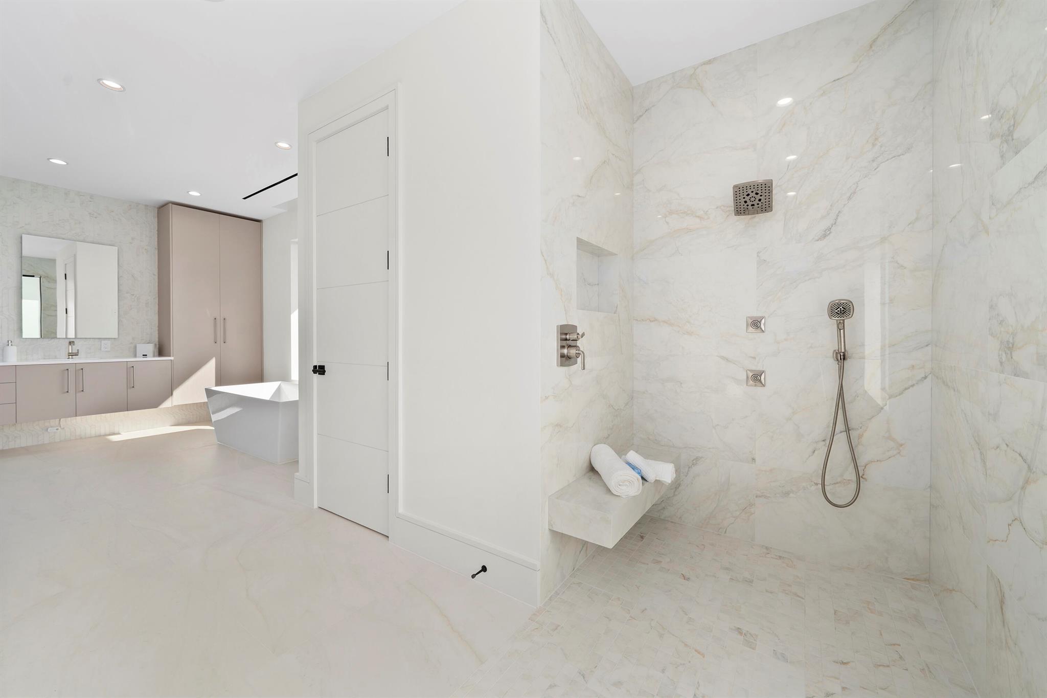 2880 NE 9th St Pompano Beach, FL 33062