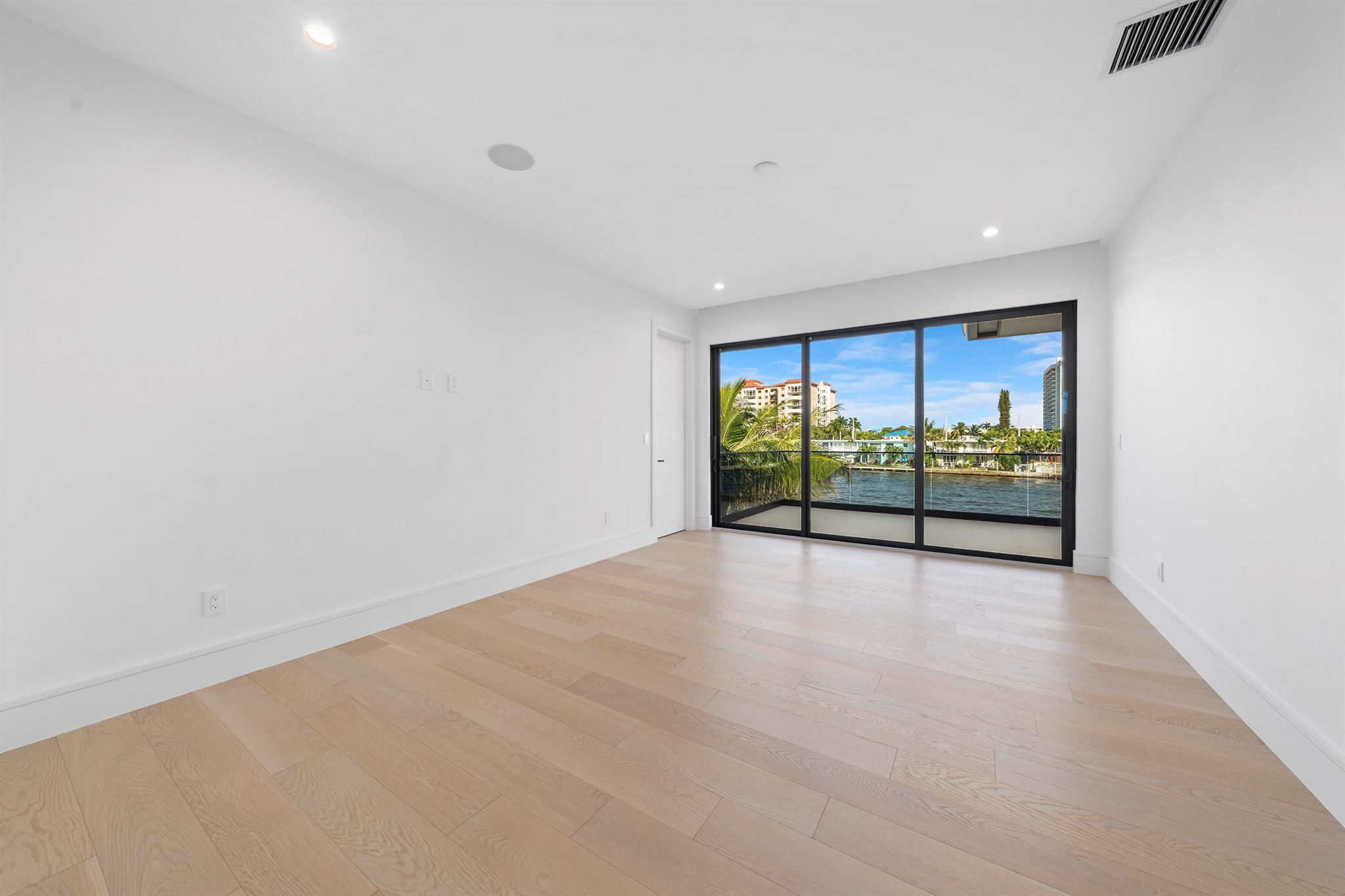 2880 NE 9th St Pompano Beach, FL 33062