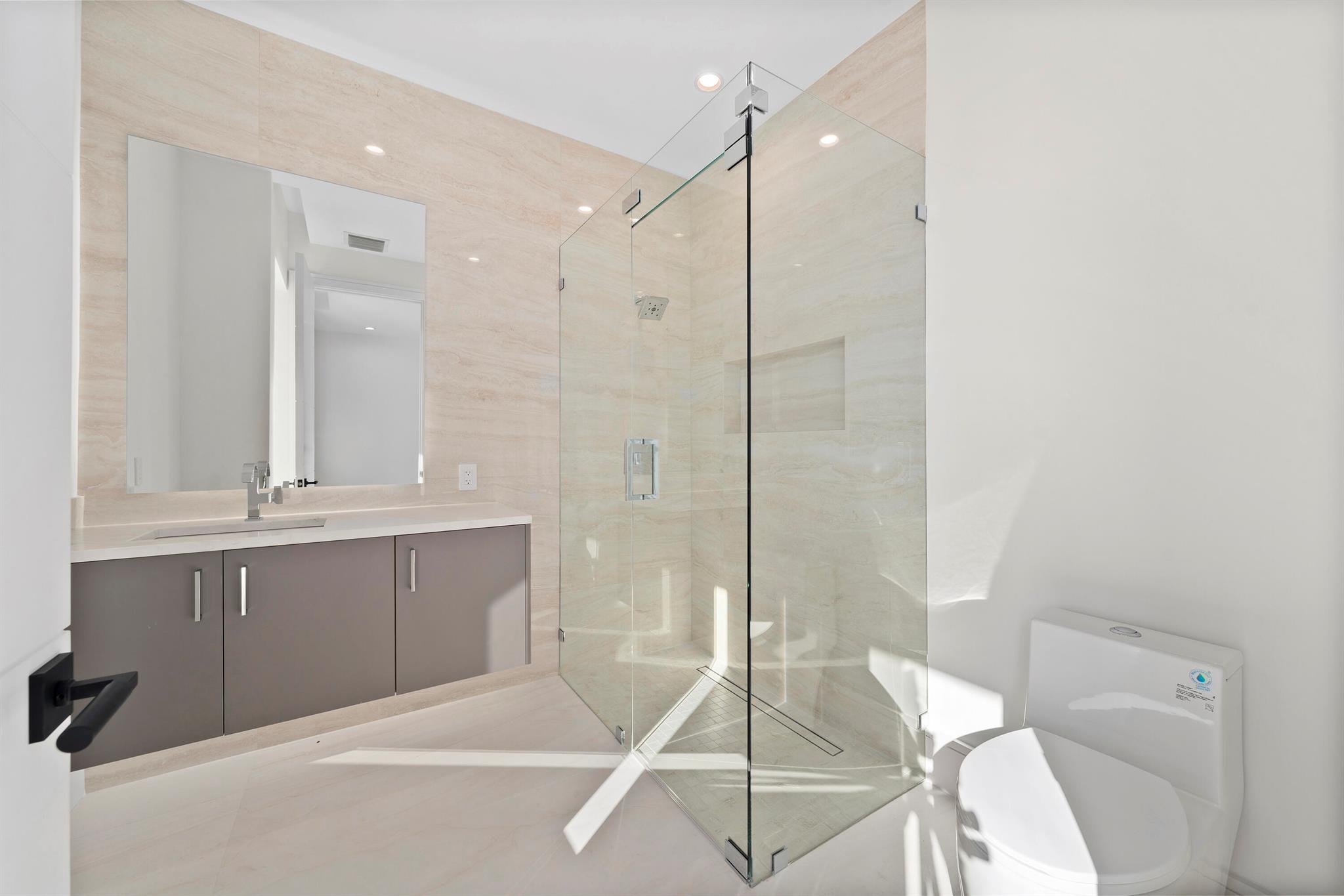 2880 NE 9th St Pompano Beach, FL 33062