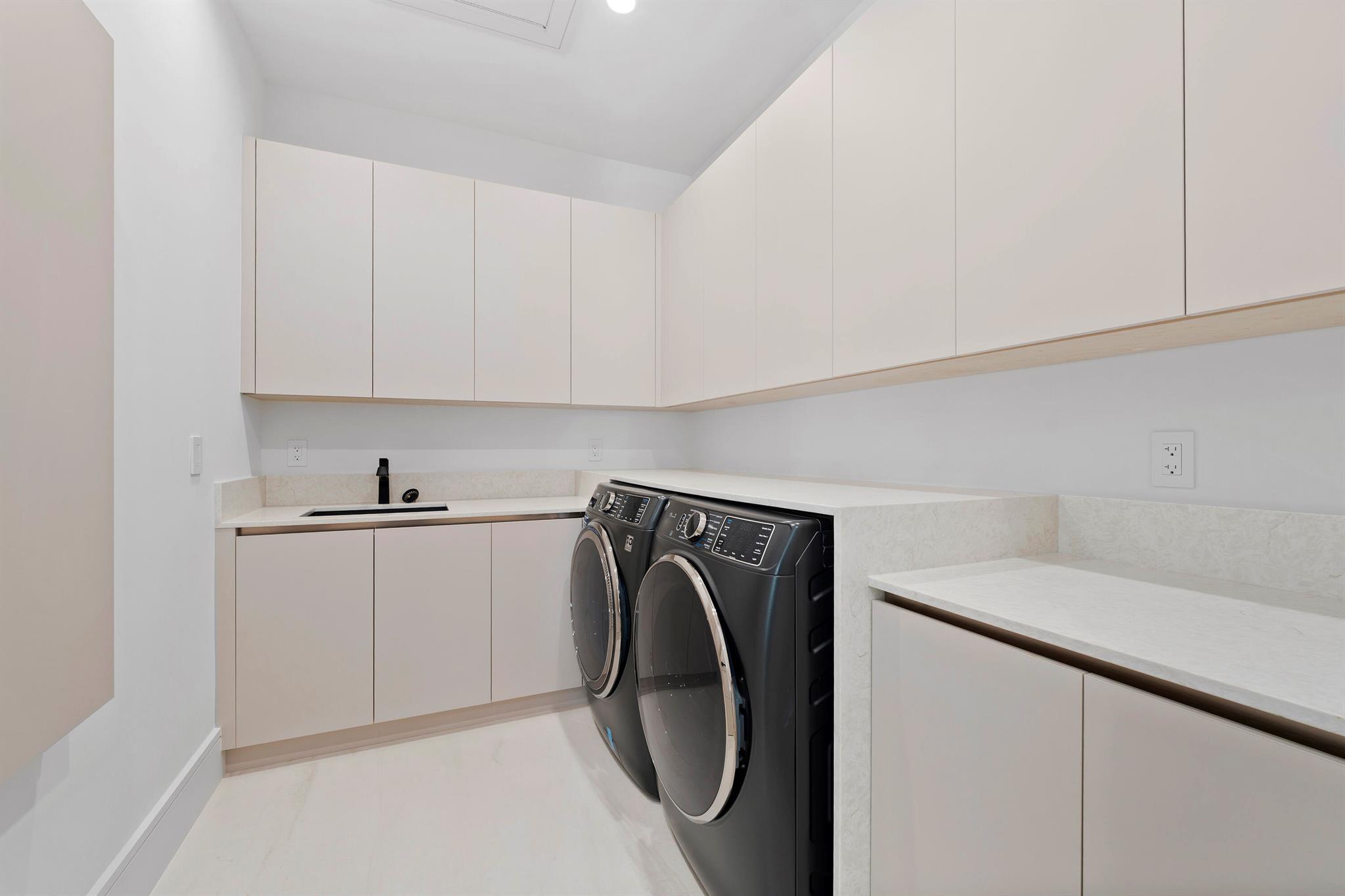 2880 NE 9th St Pompano Beach, FL 33062