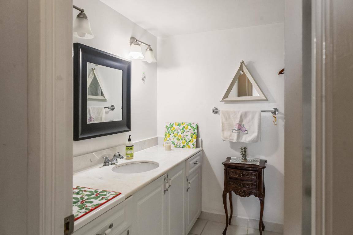 2841 NE 163rd St #402 North Miami Beach, FL 33160