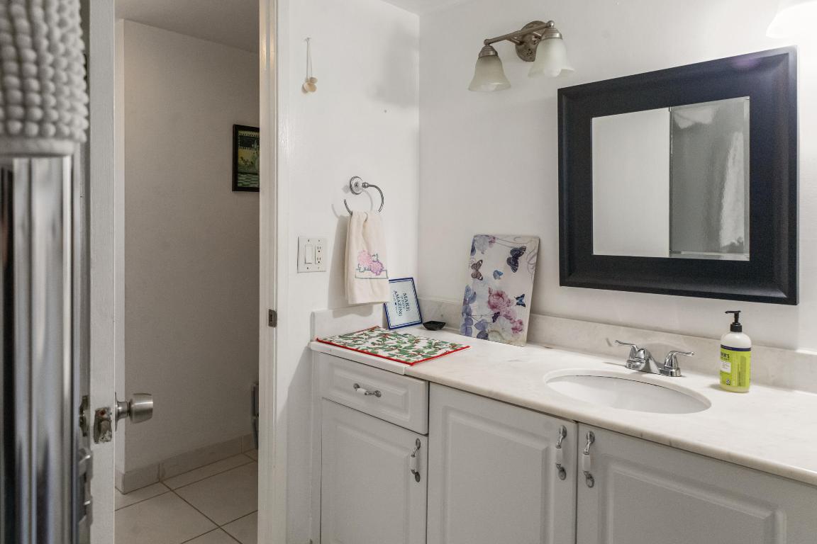 2841 NE 163rd St #402 North Miami Beach, FL 33160