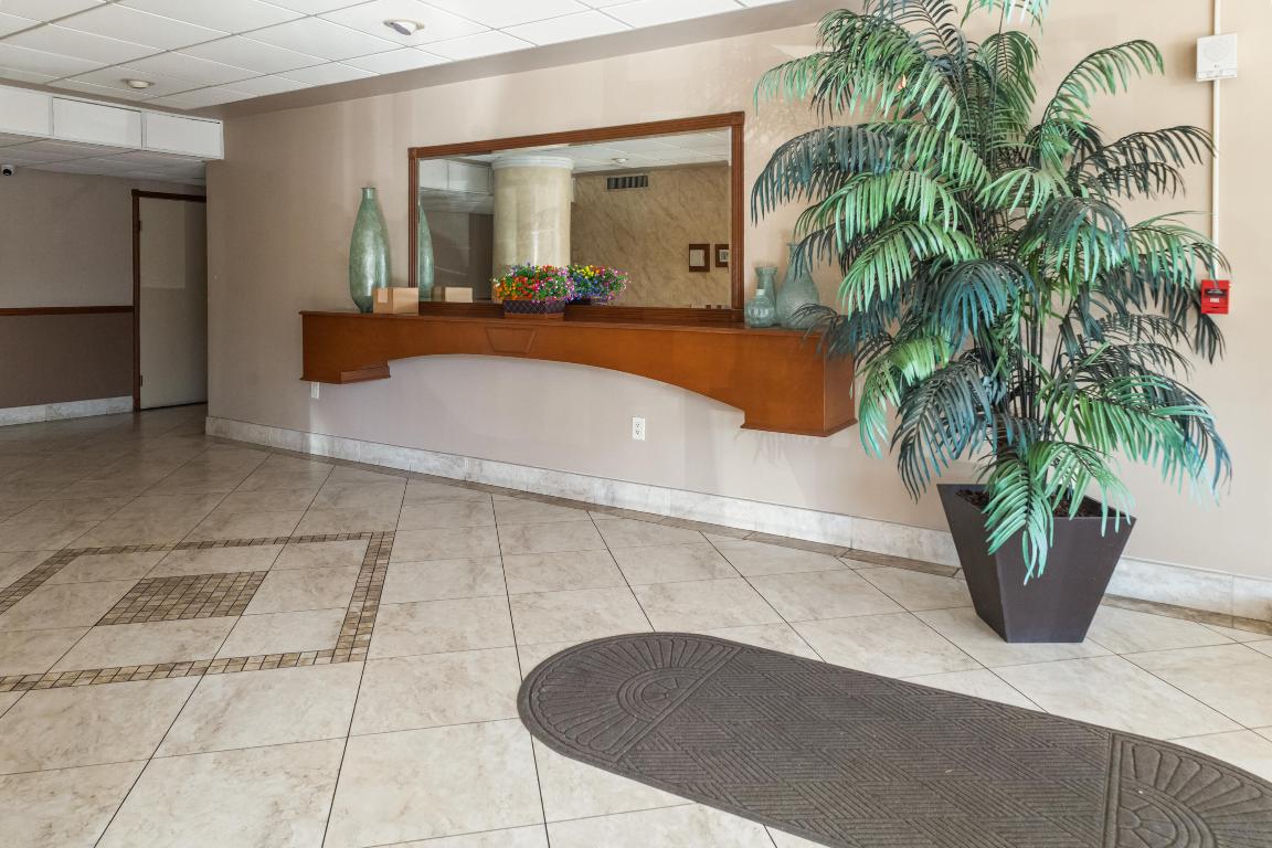 2841 NE 163rd St #402 North Miami Beach, FL 33160