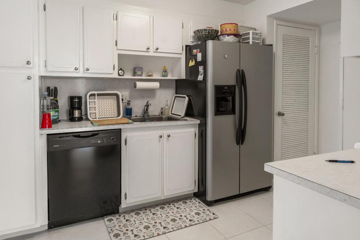 2841 NE 163rd St #402 North Miami Beach, FL 33160