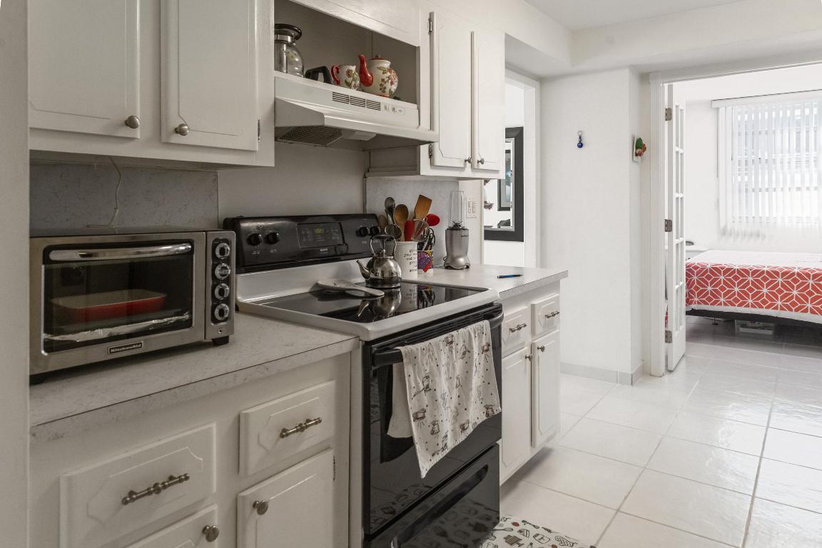 2841 NE 163rd St #402 North Miami Beach, FL 33160