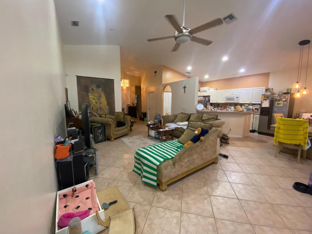 19305 SW 66th St Pembroke Pines, FL 33332