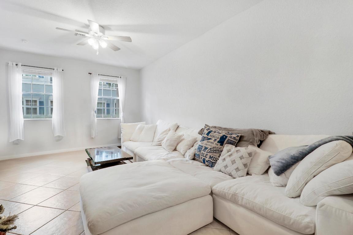 107 Pond Apple Ln #102 Jupiter, FL 33458