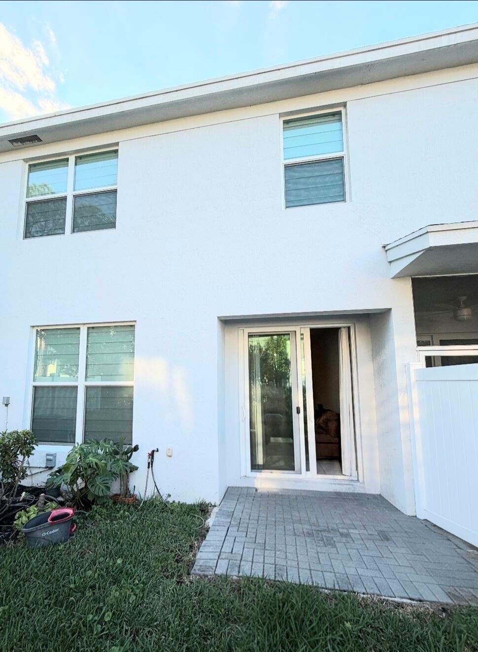 4326 Hammock Grv Dr Lake Worth, FL 33467