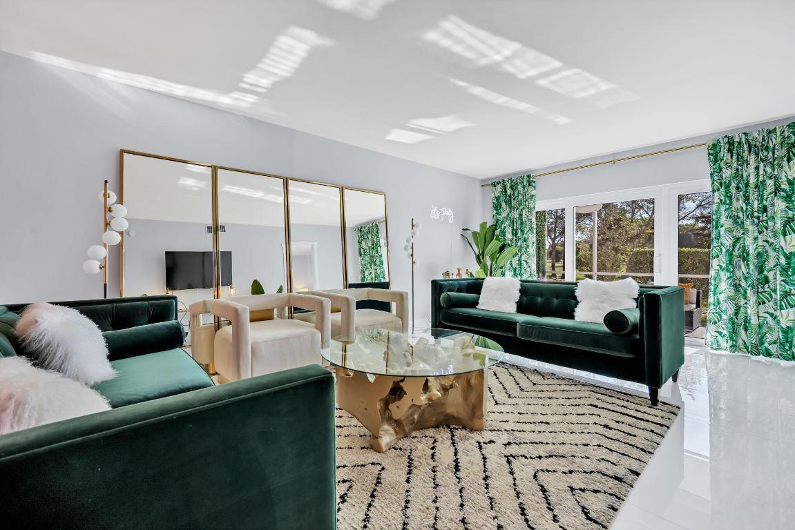 2800 N Palm Aire #108