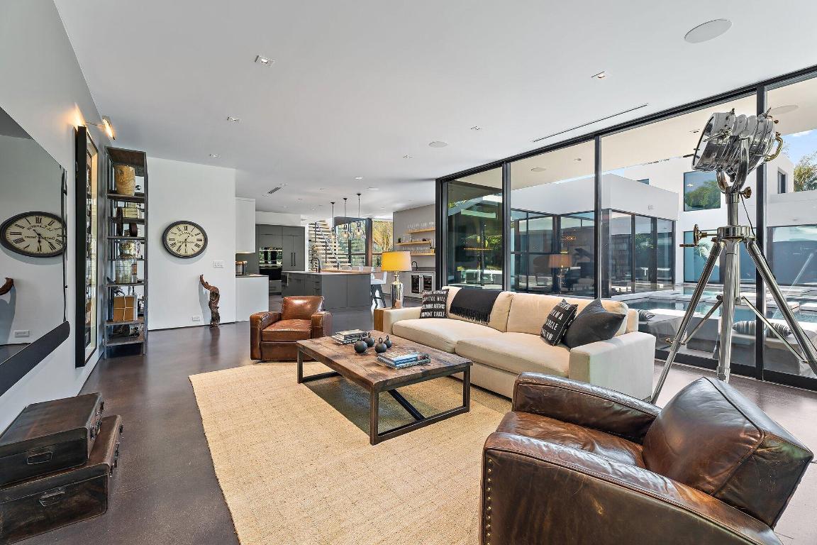 12 N Beach Jupiter Island, FL 33455