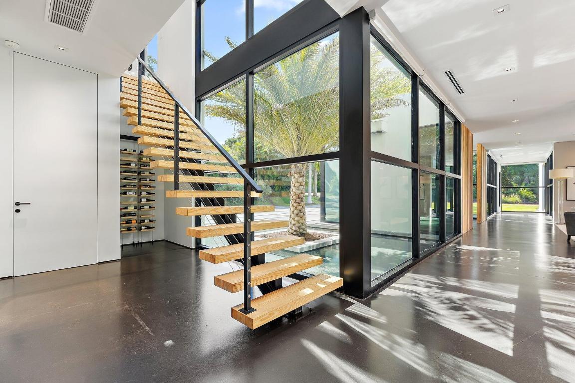 12 N Beach Jupiter Island, FL 33455