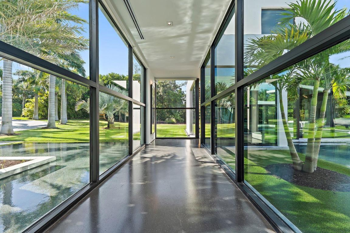 12 N Beach Jupiter Island, FL 33455