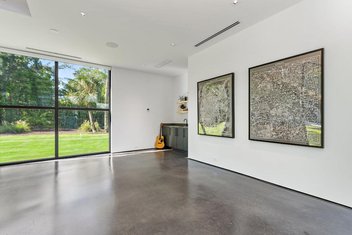 12 N Beach Jupiter Island, FL 33455