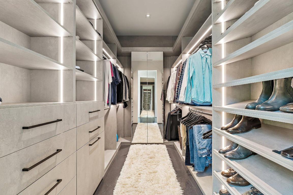 12 N Beach Jupiter Island, FL 33455