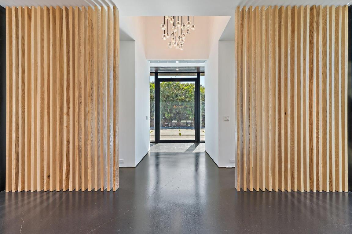 12 N Beach Jupiter Island, FL 33455