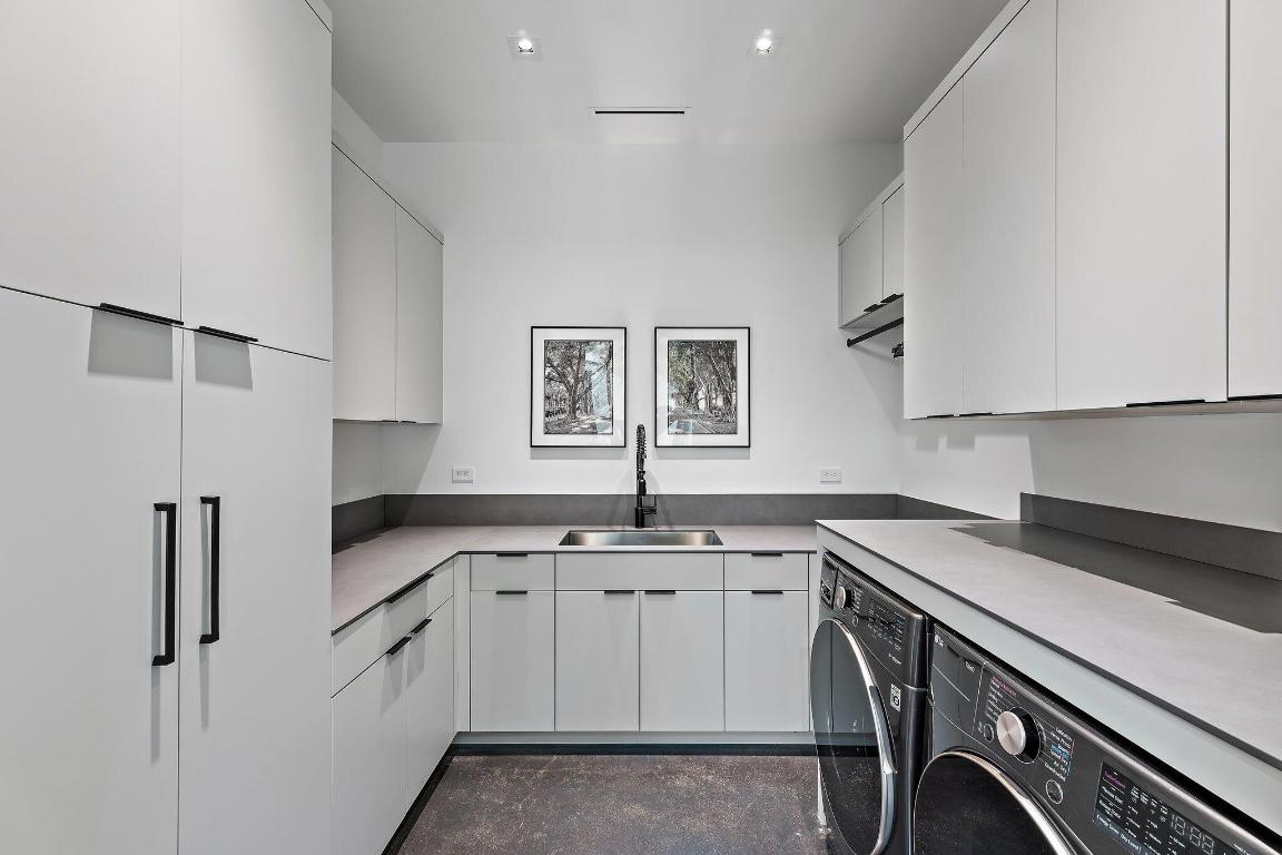 12 N Beach Jupiter Island, FL 33455