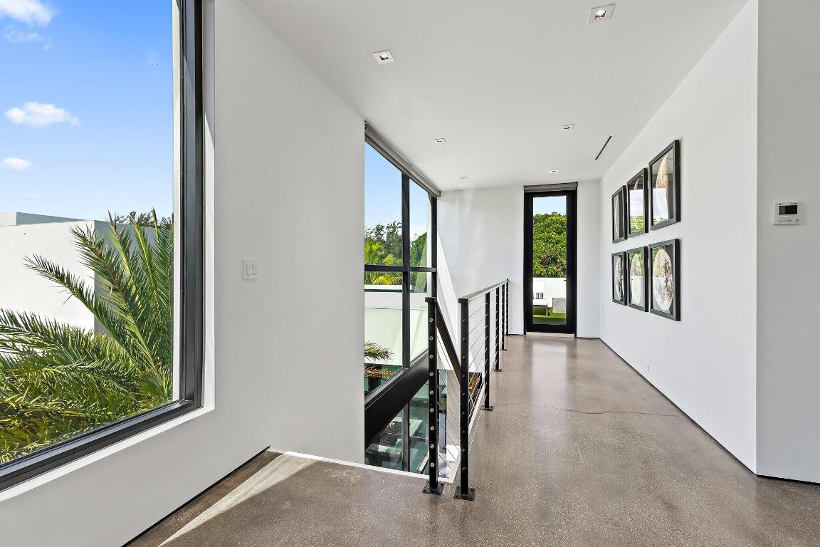 12 N Beach Jupiter Island, FL 33455