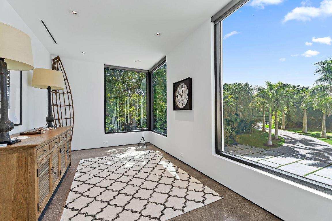 12 N Beach Jupiter Island, FL 33455