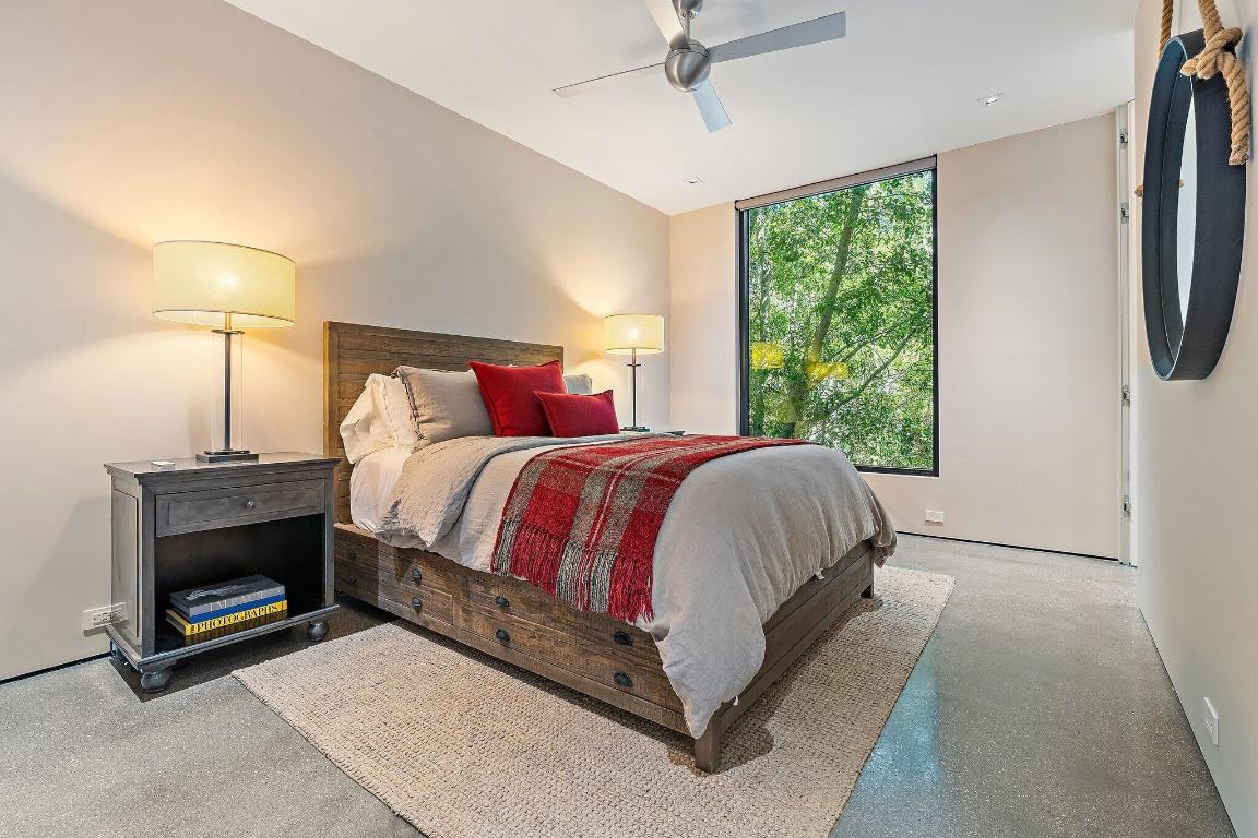 12 N Beach Jupiter Island, FL 33455