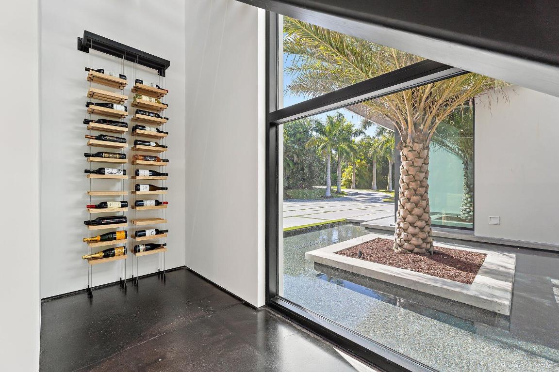 12 N Beach Jupiter Island, FL 33455