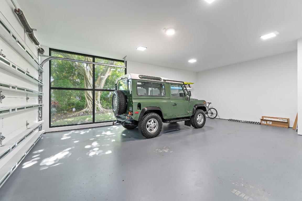 12 N Beach Jupiter Island, FL 33455