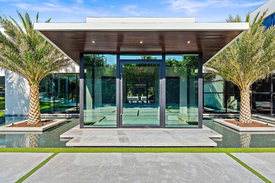 12 N Beach Jupiter Island, FL 33455