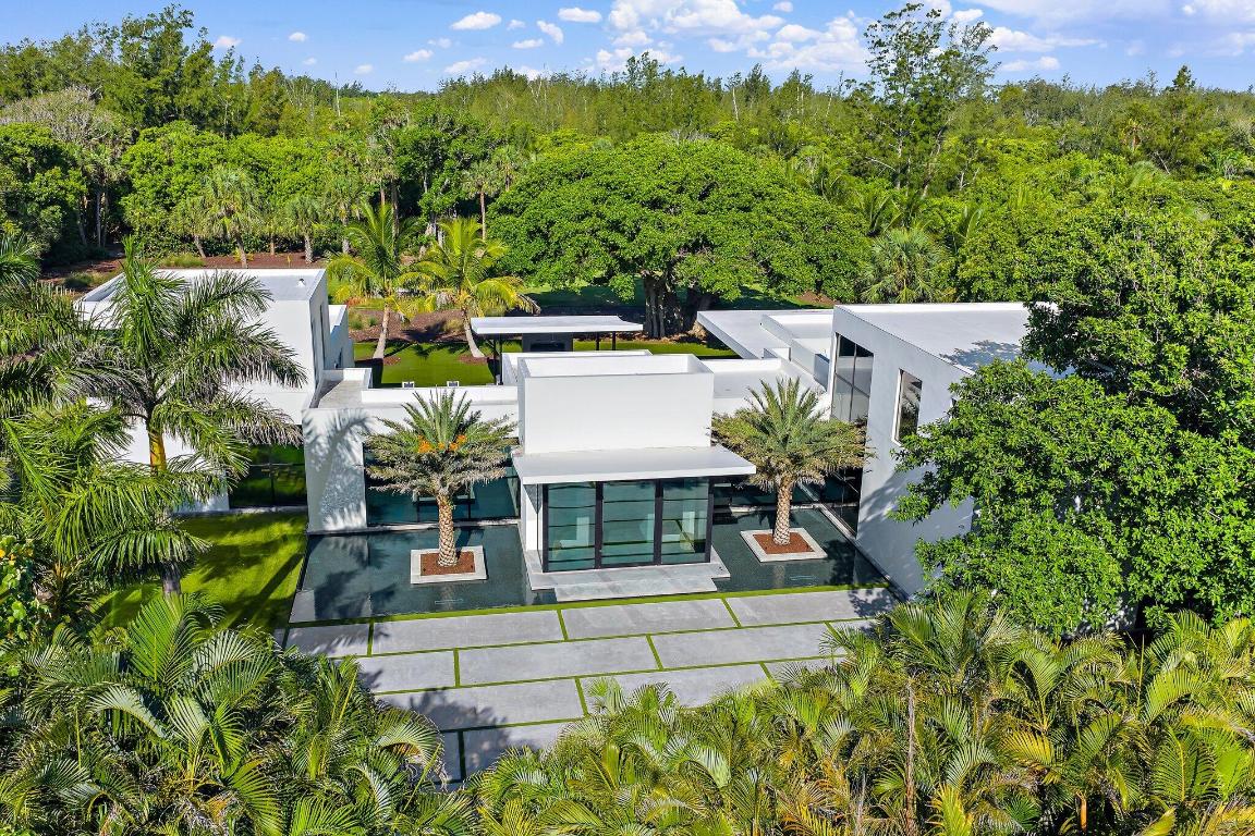 12 N Beach Jupiter Island, FL 33455