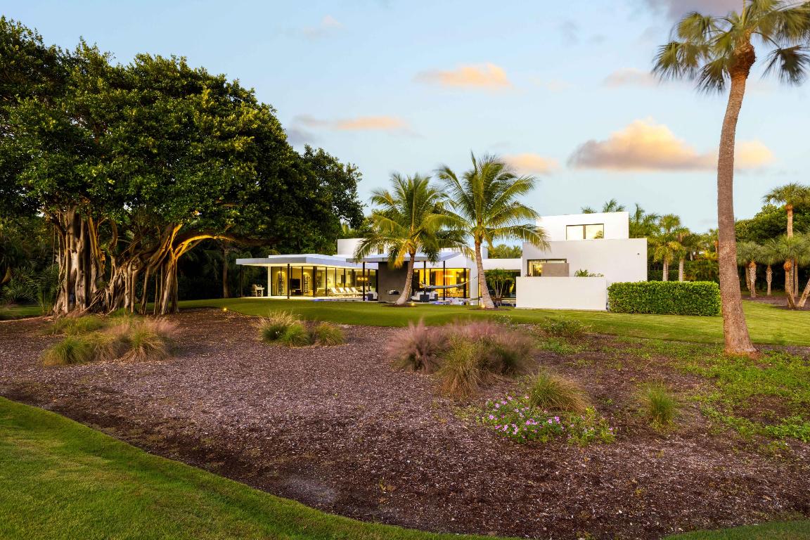 12 N Beach Jupiter Island, FL 33455