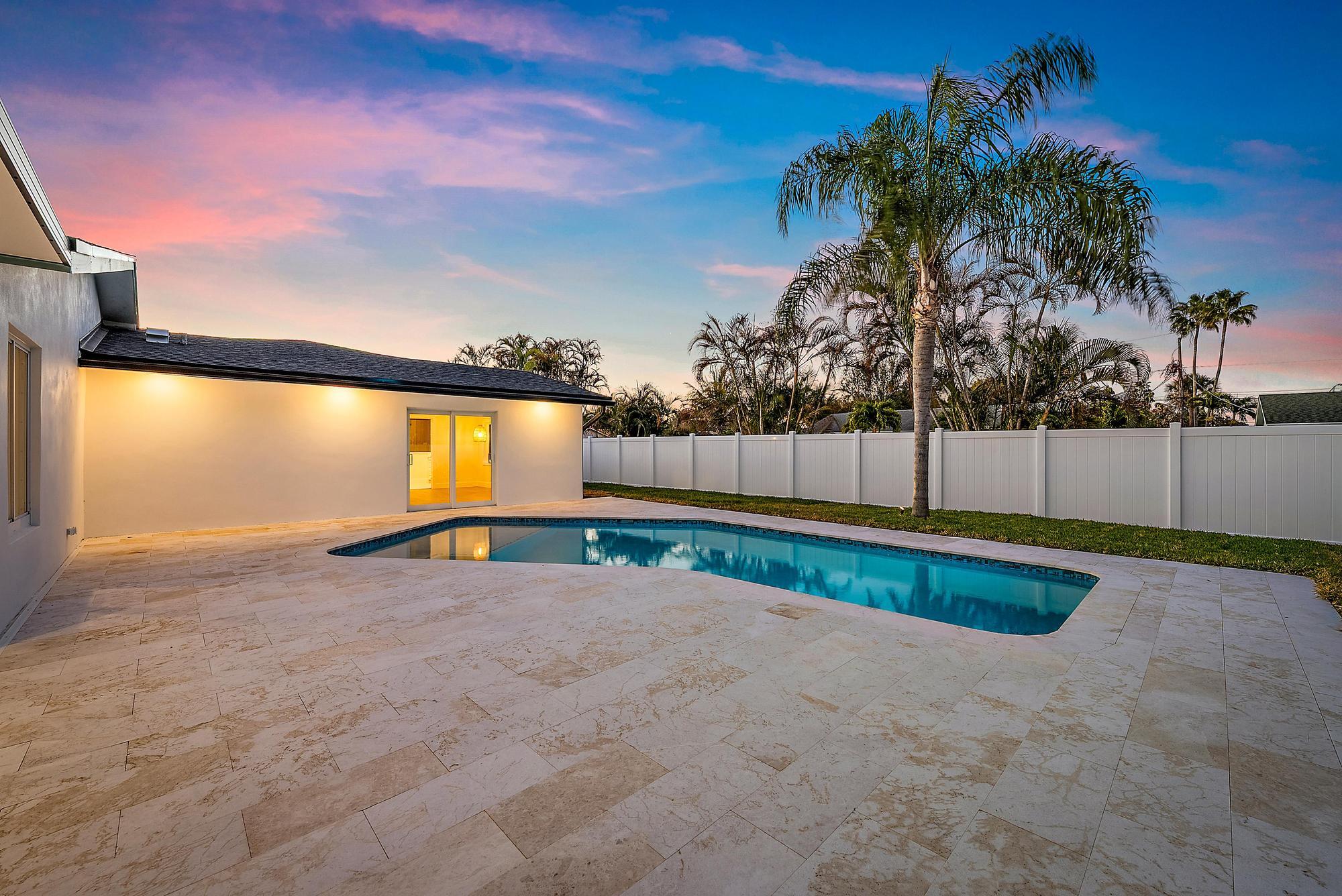 1607 Seabrook Jupiter, FL 33469