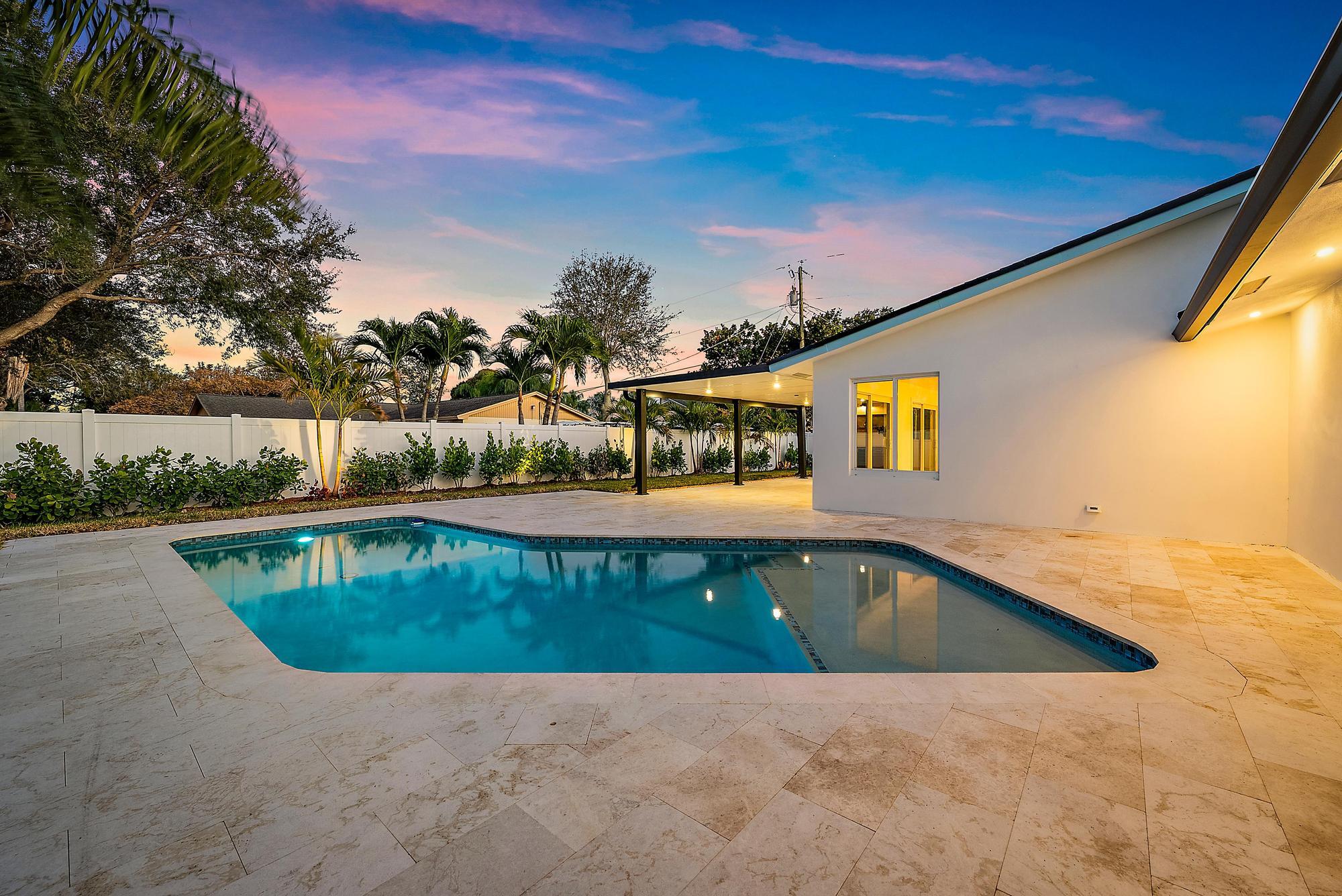 1607 Seabrook Jupiter, FL 33469