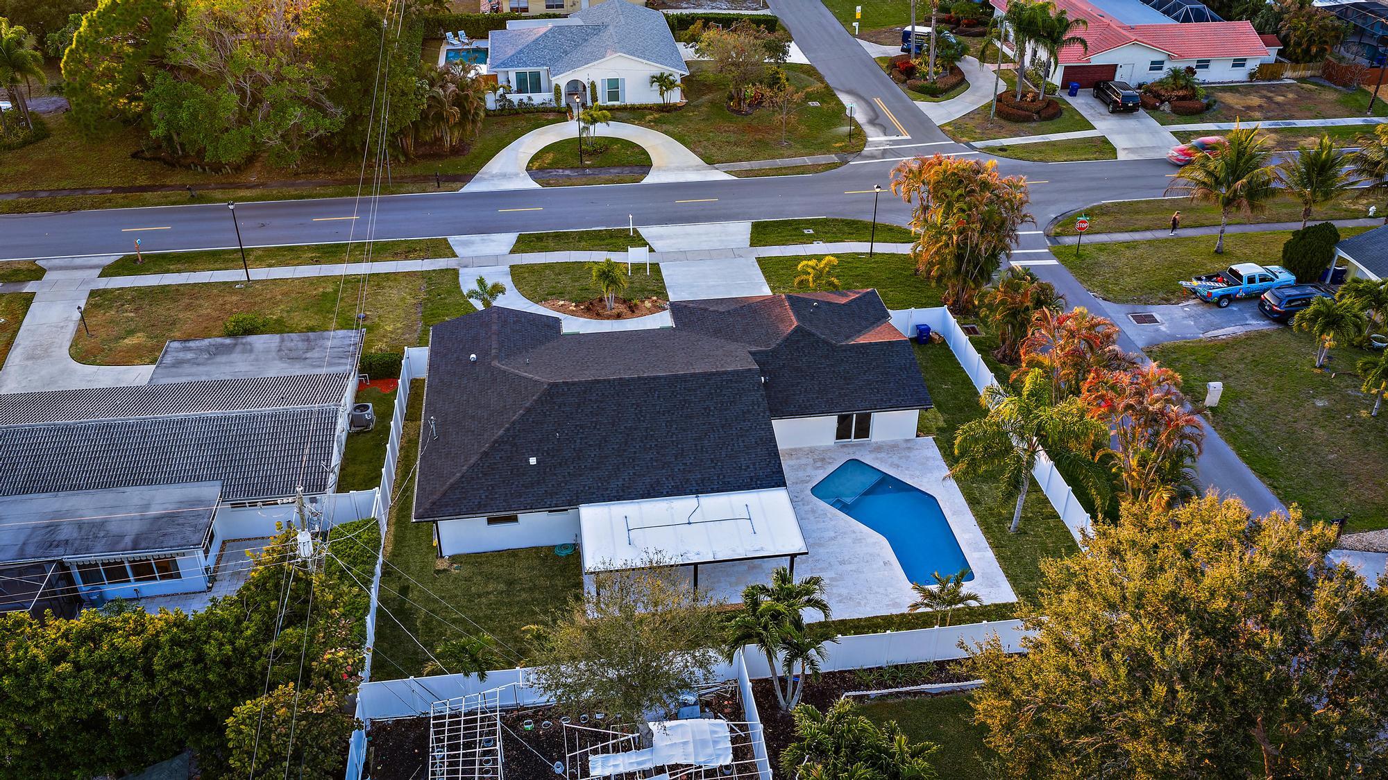 1607 Seabrook Jupiter, FL 33469