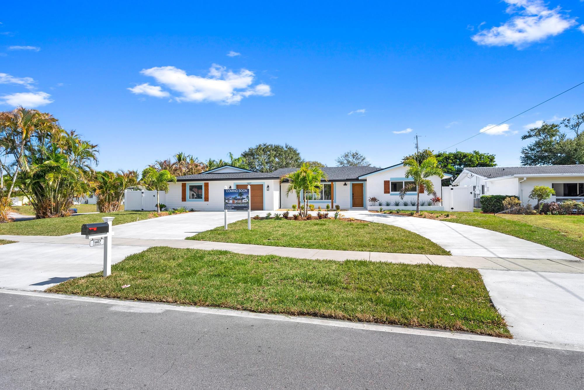 1607 Seabrook Jupiter, FL 33469