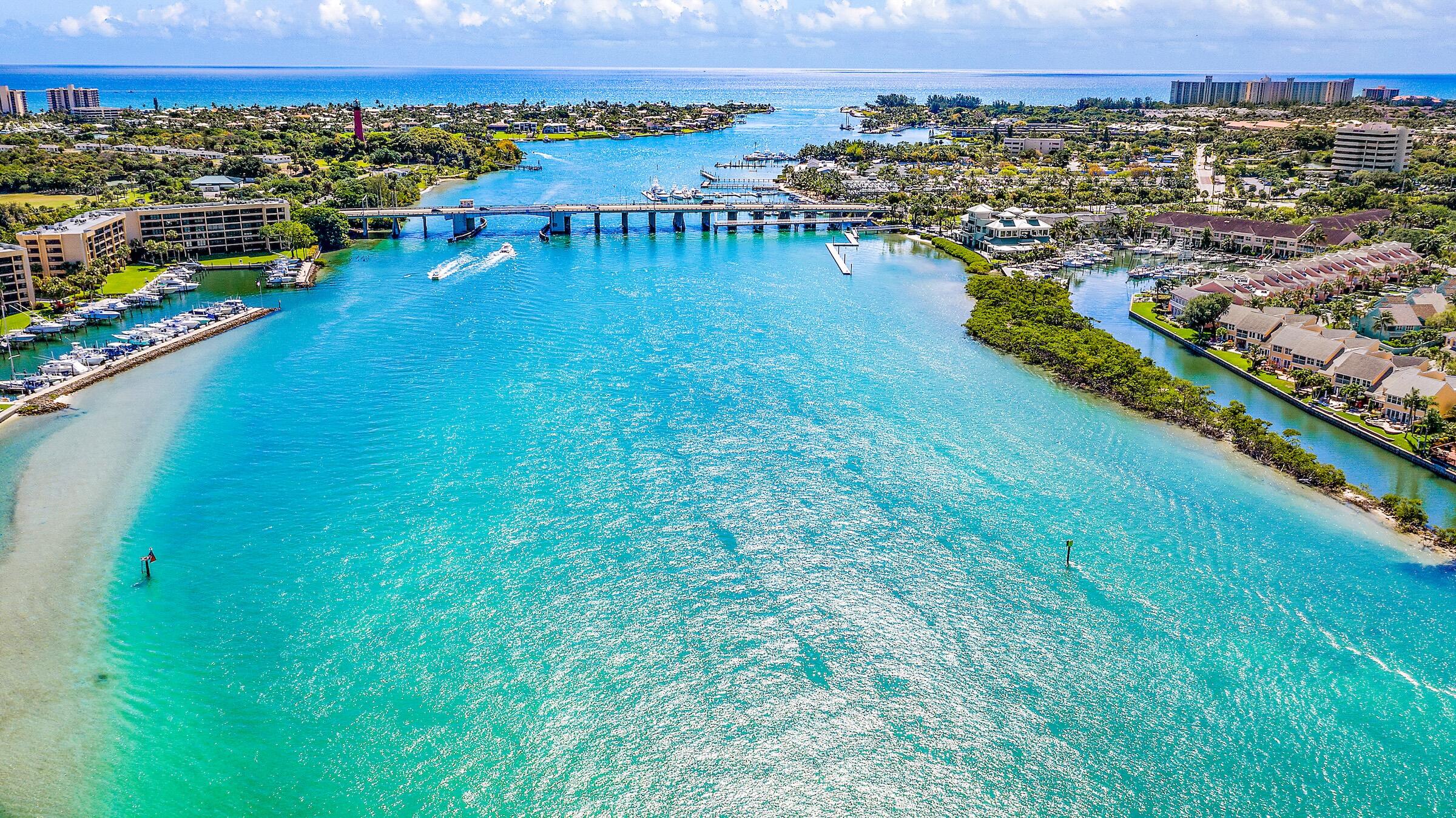 1607 Seabrook Jupiter, FL 33469