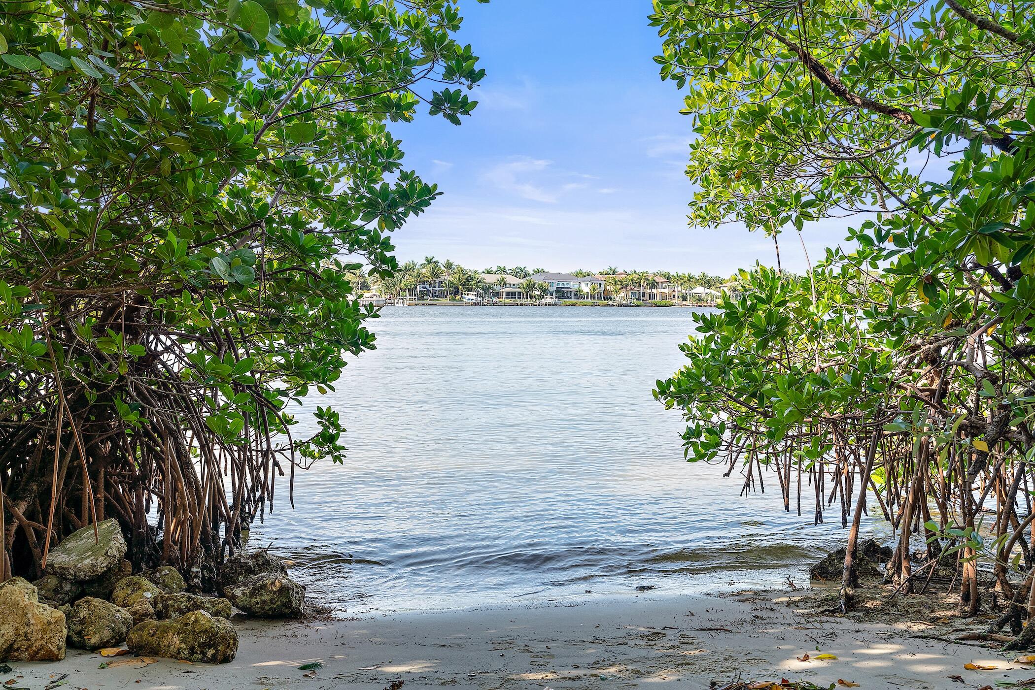 1607 Seabrook Jupiter, FL 33469