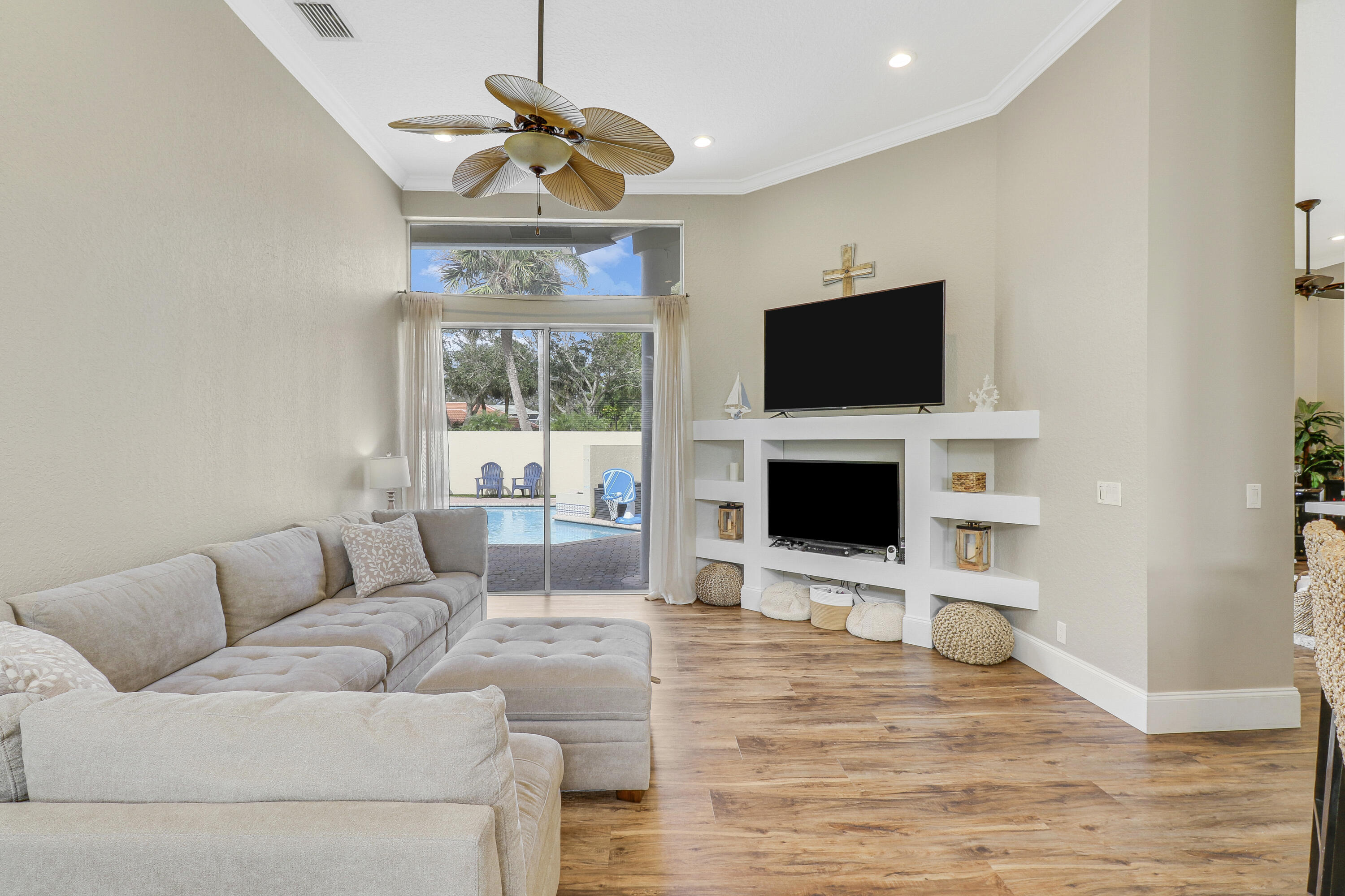 6995 Cypress Cv Jupiter, FL 33458