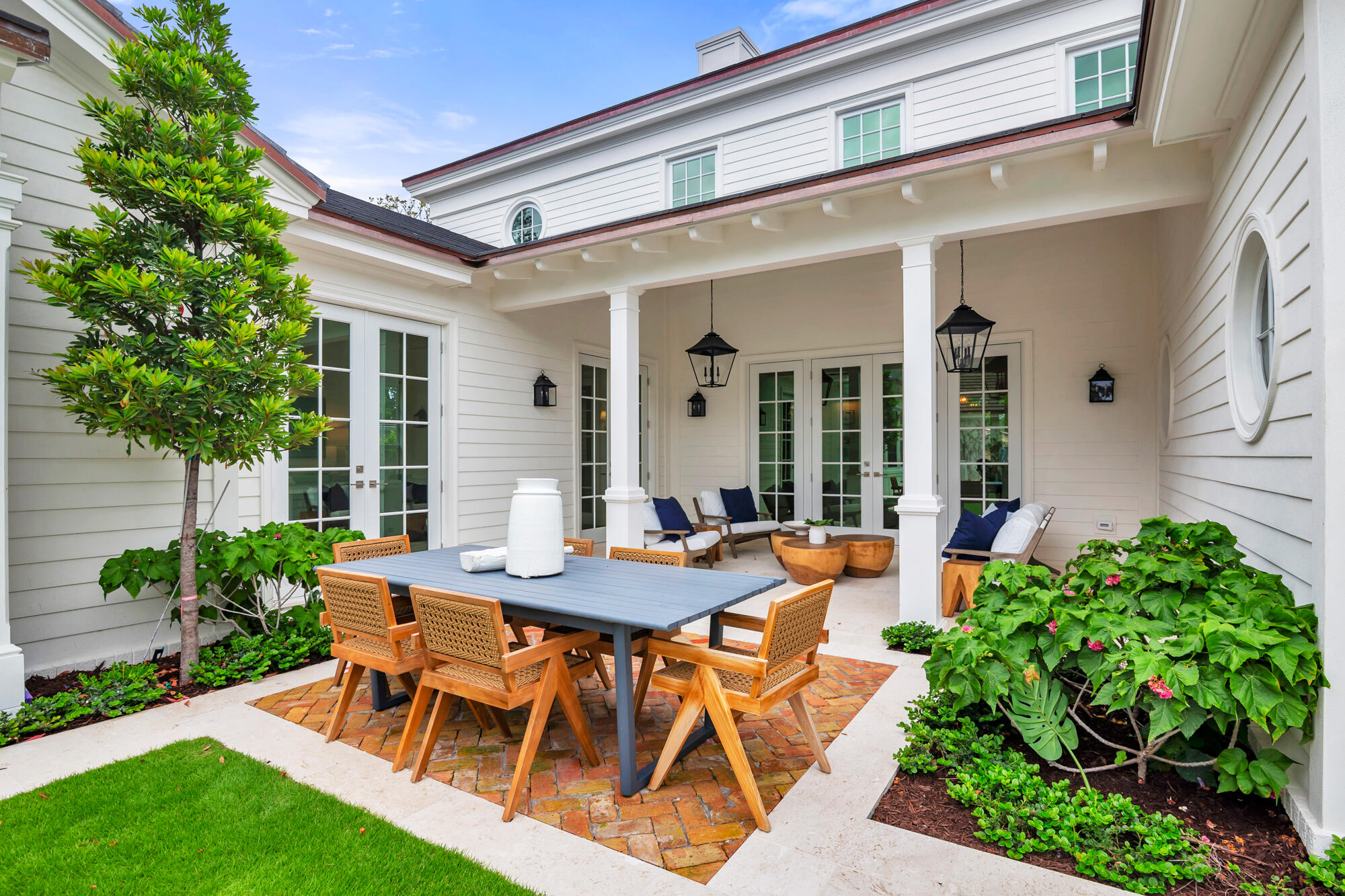225 Seville West Palm Beach, FL 33405